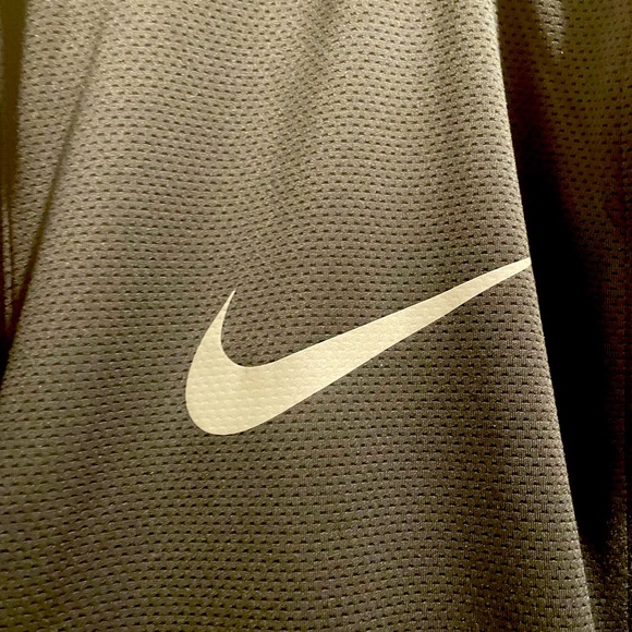 Detroit Pistons Nike Authentic Pre Game Warmup Hoodie. - Picture 4 of 4